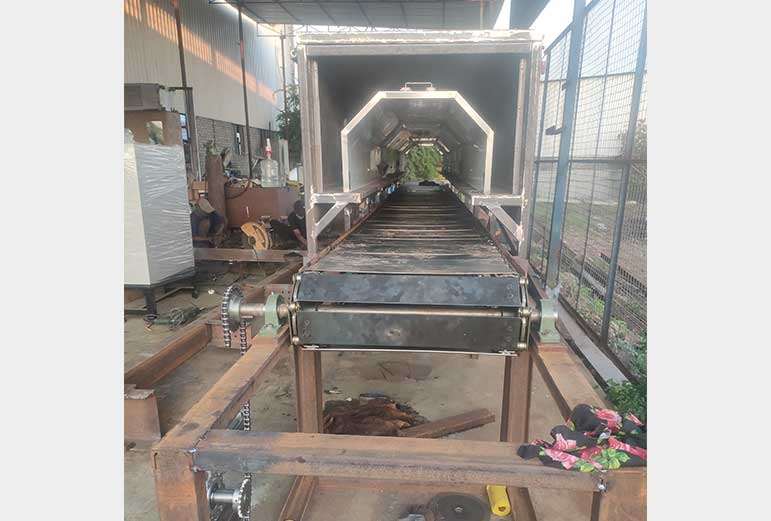 Slat Conveyor Manufacturers in Ahmedabad | Das Conveyors